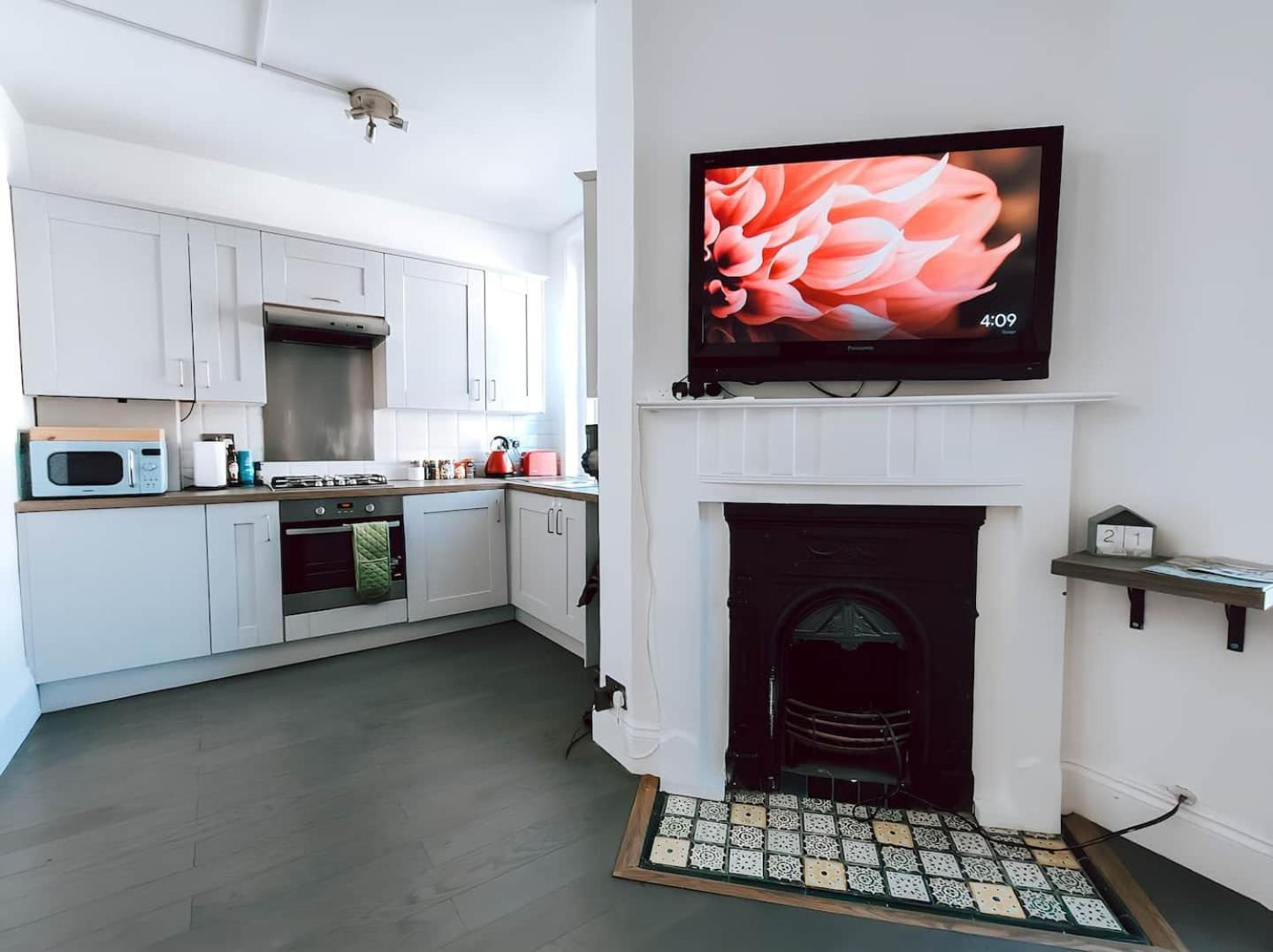 The Twickenham Apartment Near Strawberry Hill Exterior photo